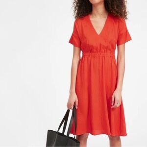 EVERLANE Japanese GoWeave Light V-Neck Midi Dress
